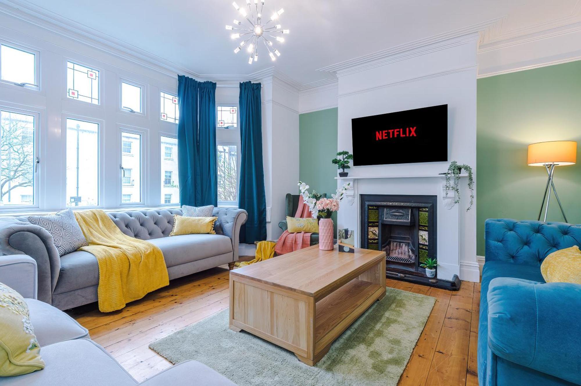 Incredible - Five Bedroom - 7 Actual Beds - 6 Bathroom House By Purestay - Central Bath With Parking Экстерьер фото