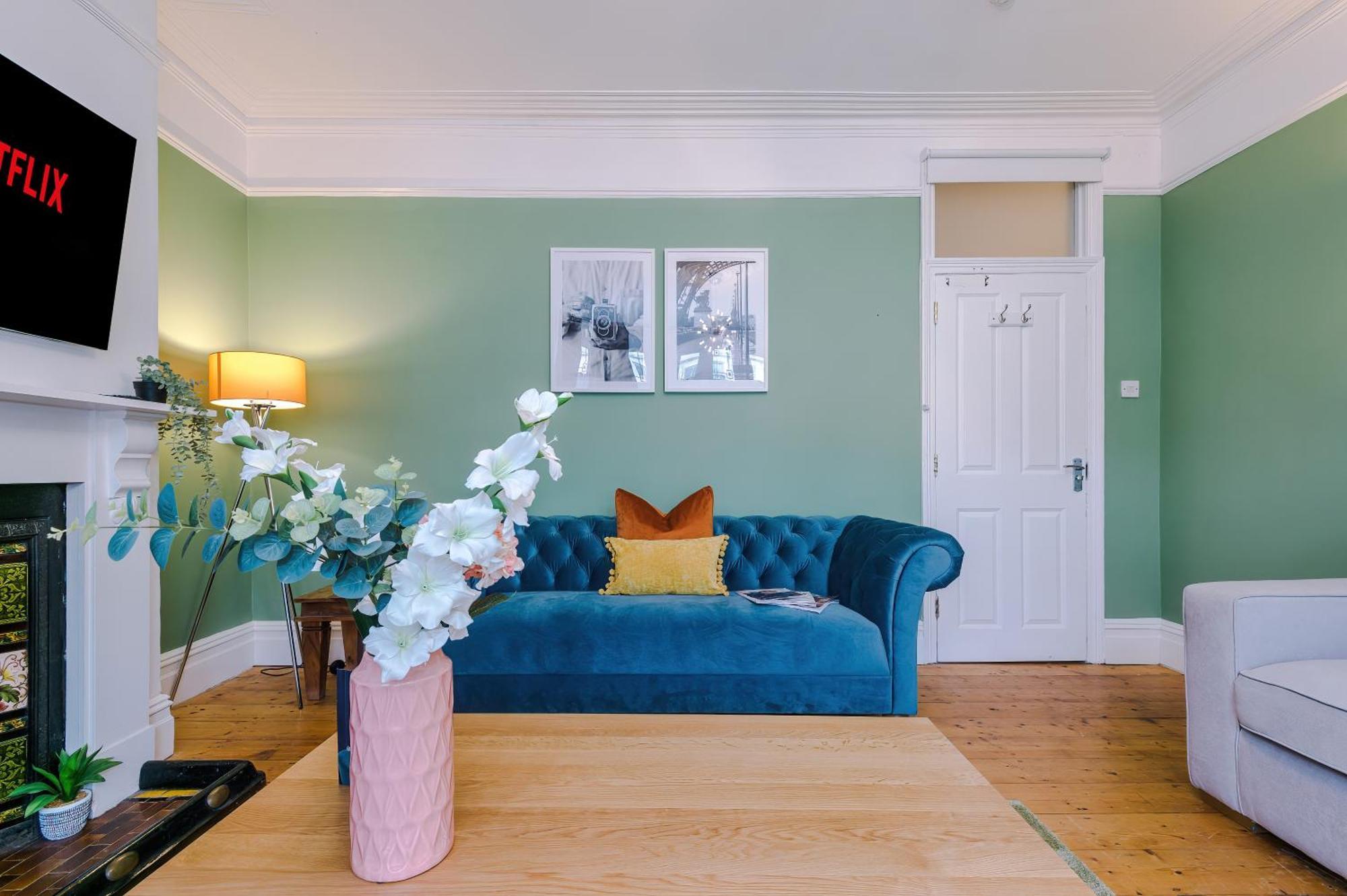 Incredible - Five Bedroom - 7 Actual Beds - 6 Bathroom House By Purestay - Central Bath With Parking Экстерьер фото