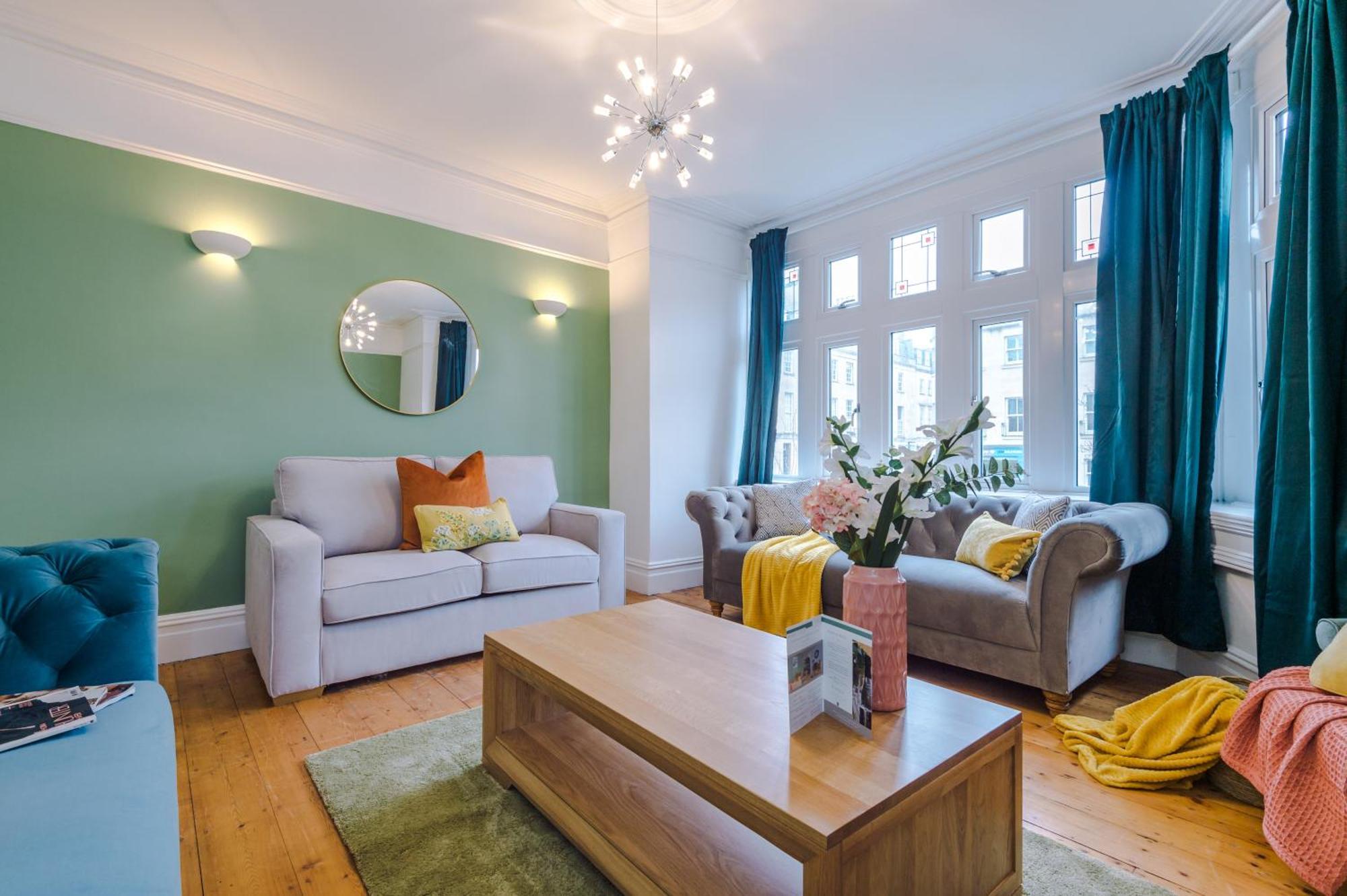 Incredible - Five Bedroom - 7 Actual Beds - 6 Bathroom House By Purestay - Central Bath With Parking Экстерьер фото