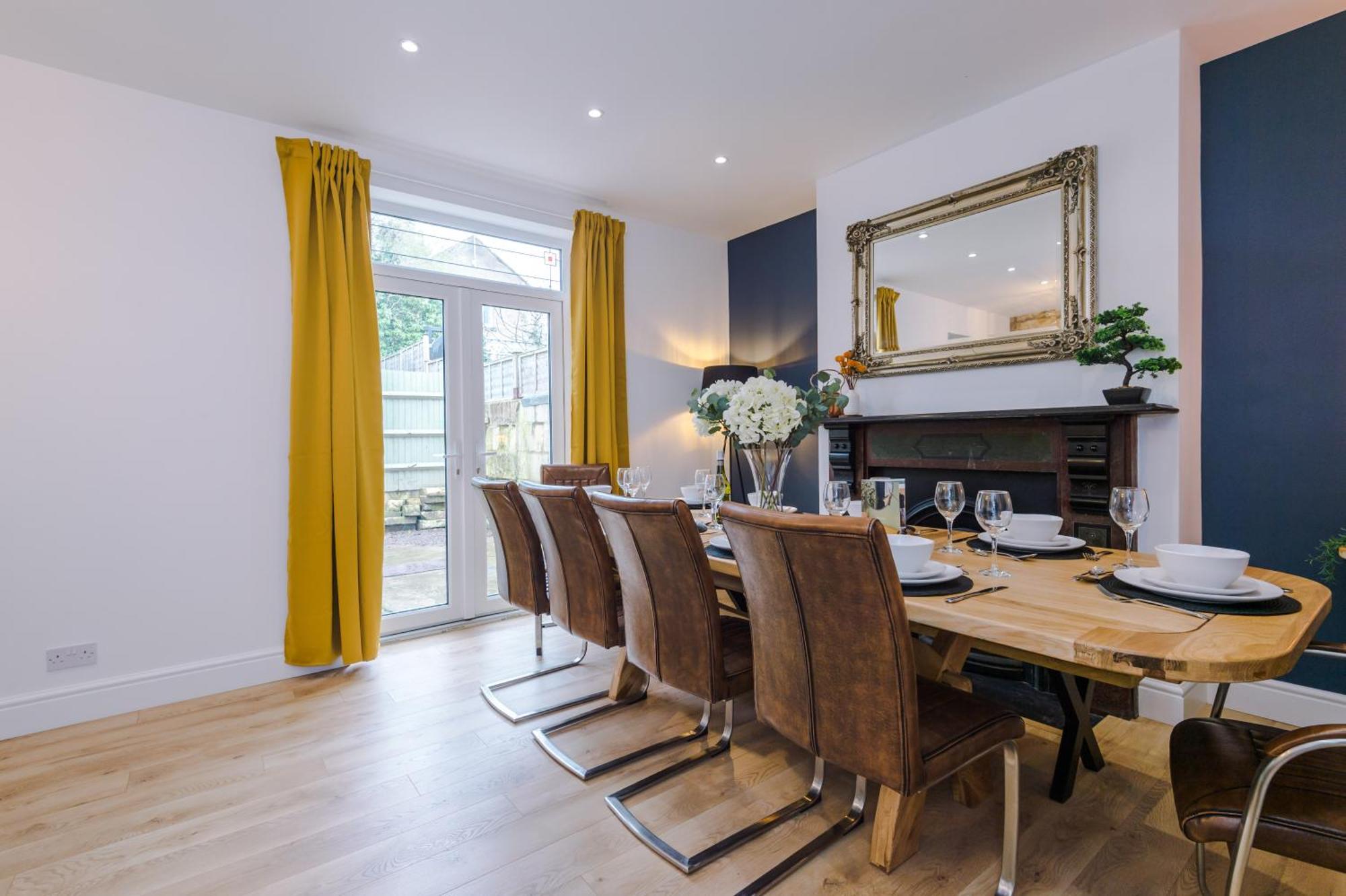 Incredible - Five Bedroom - 7 Actual Beds - 6 Bathroom House By Purestay - Central Bath With Parking Экстерьер фото