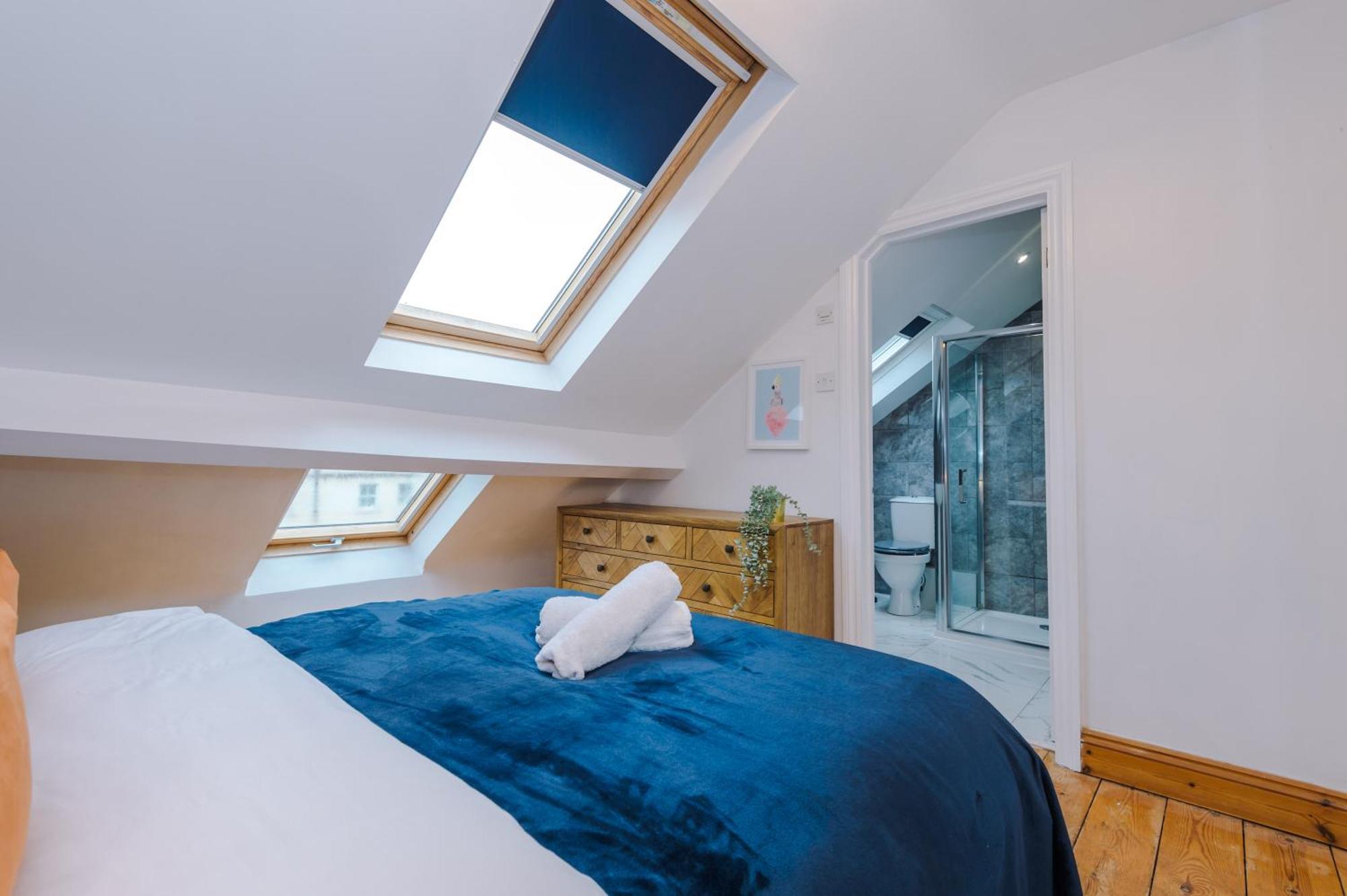 Incredible - Five Bedroom - 7 Actual Beds - 6 Bathroom House By Purestay - Central Bath With Parking Экстерьер фото