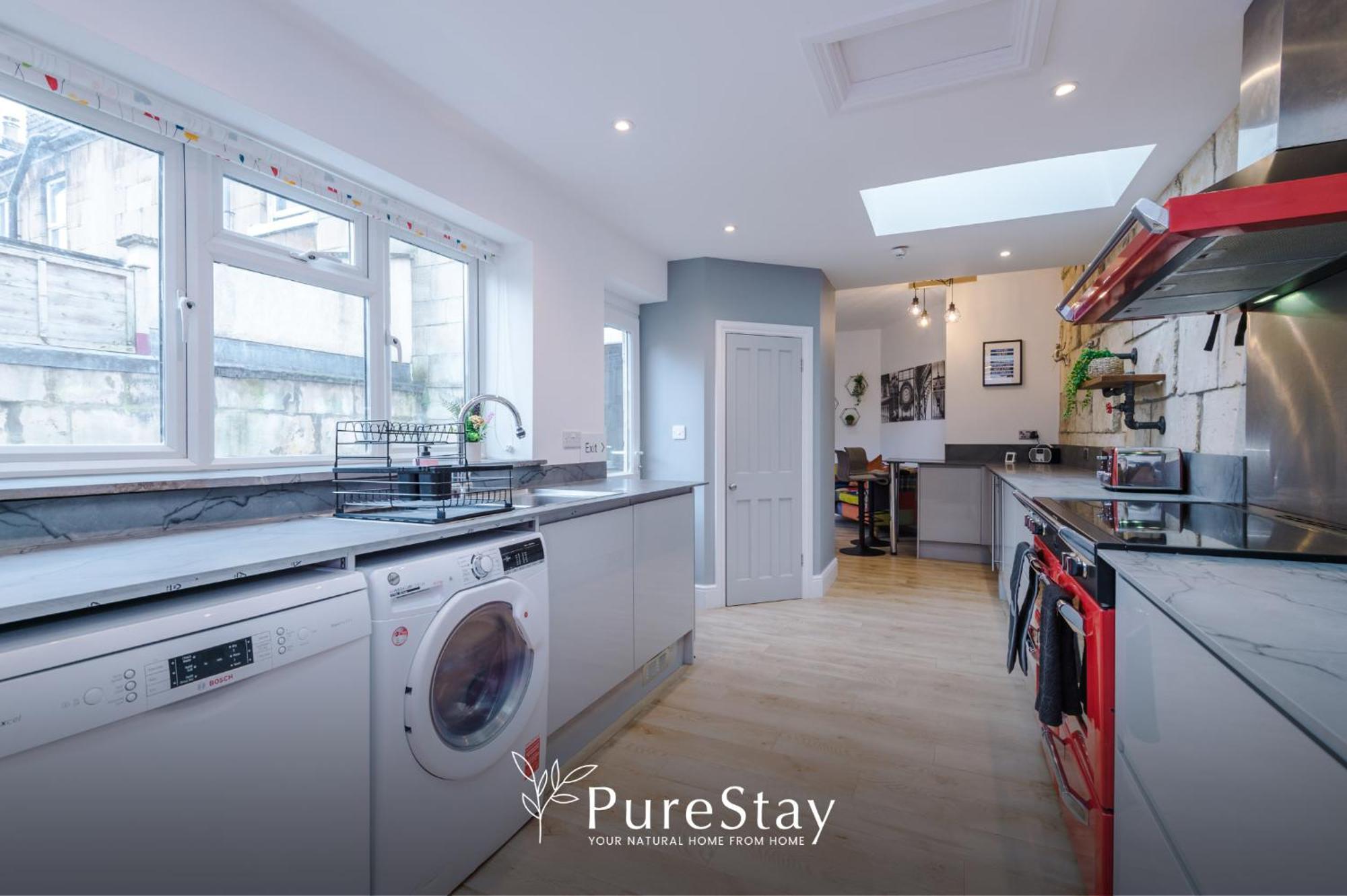 Incredible - Five Bedroom - 7 Actual Beds - 6 Bathroom House By Purestay - Central Bath With Parking Экстерьер фото